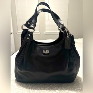 Authentic Coach handbag - Maggie